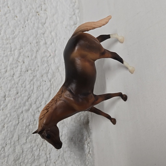 2 Breyer Reeves Horses 4" - 5" Pinto Chestnut Nice Condition Freestanding - Picture 8 of 16